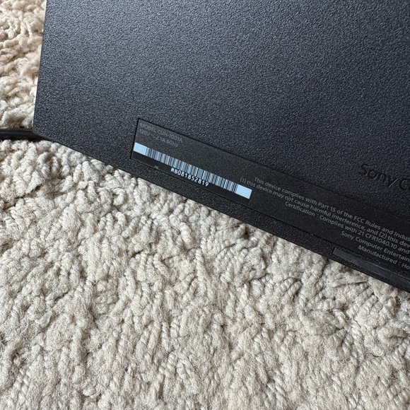 Sony PlayStation 4 500GB Gaming Console with 2 OEM Controller Black‎ WORKS Read✅ - Picture 8 of 8